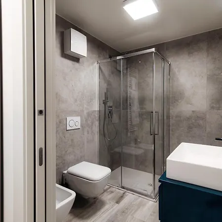Apartment Diaz 3 - By Myhomeincomo Como